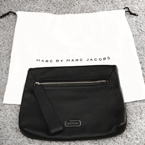 Marc by Marc Jacobs leather clutch/wristlet - Picture 1 of 7